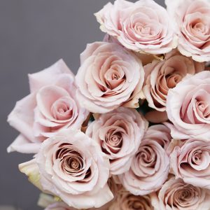 Букет из сливочно - розовых роз